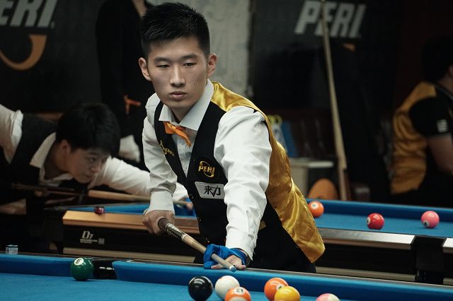 将冠军奖杯 将冠军奖杯