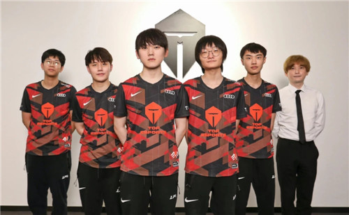 夺更多荣誉 夺更多荣誉