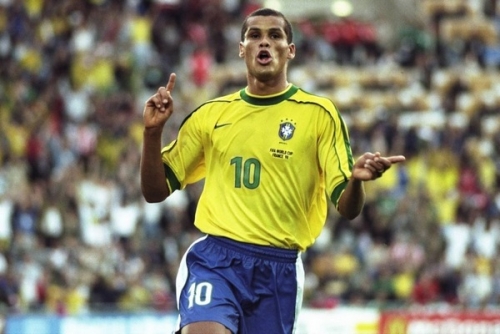 初露锋芒 初露锋芒