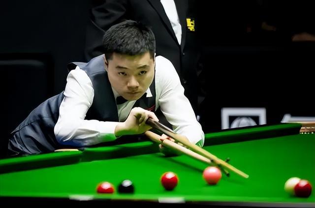 上接受采访 上接受采访